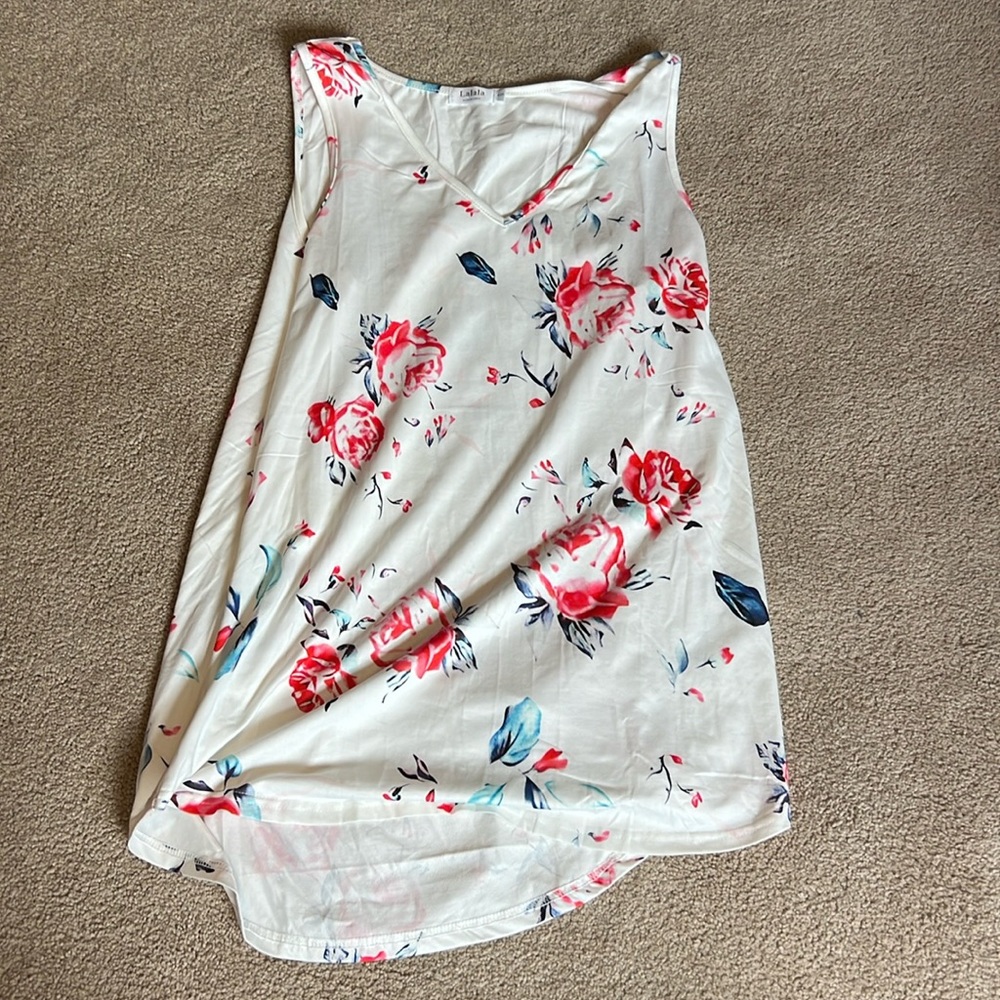 Lalala tunic length white with floral tank top size small